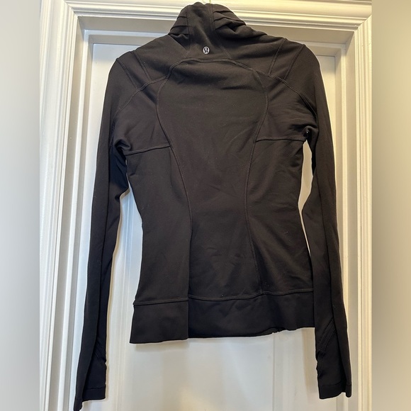 Lululemon Black Bhakti Yoga Jacket in size 6 - Picture 5 of 10